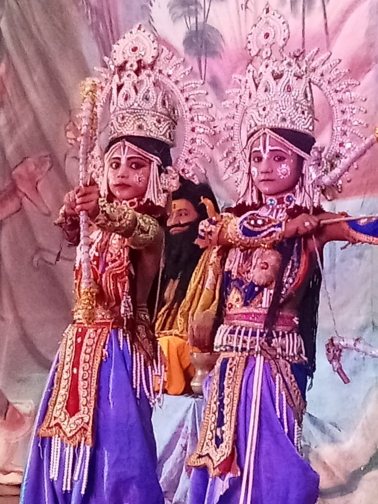 नारद मोह से राम राज्य की लीला प्रस्तुत ग्राम उर्मिला पोस्ट बुद्धा कला जिला संतकबीर नगर